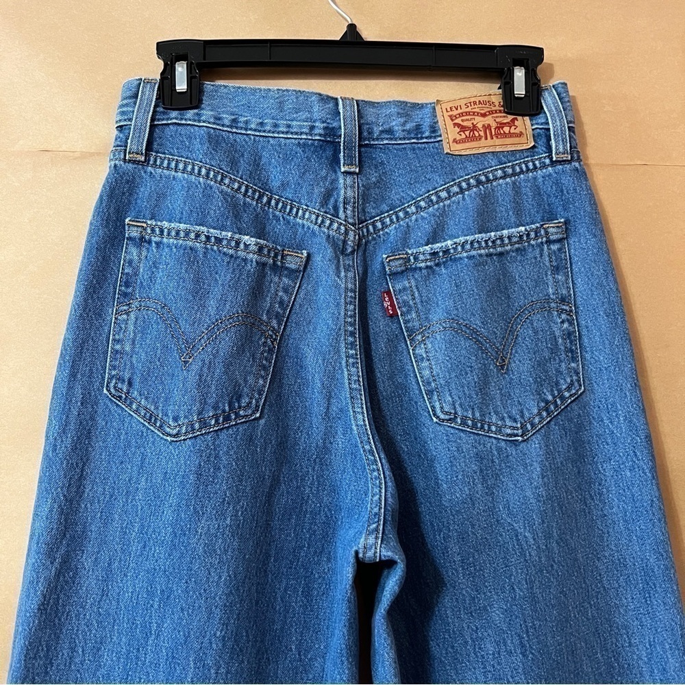 Levi's | High Waisted Straight Leg Jeans Distressed Denim Medium Wash Size 26 - Picture 9 of 13